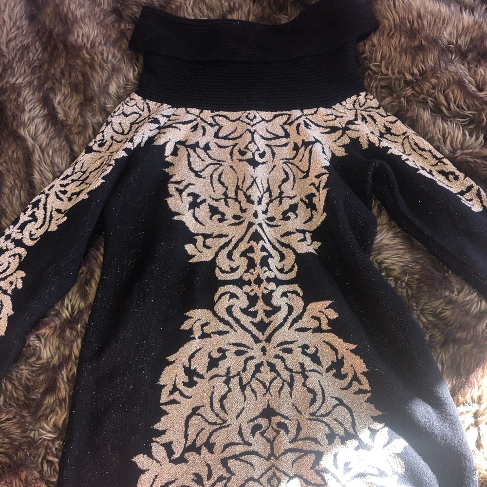 I-N-C Medium Sized Black & Gold Turtleneck Sweater